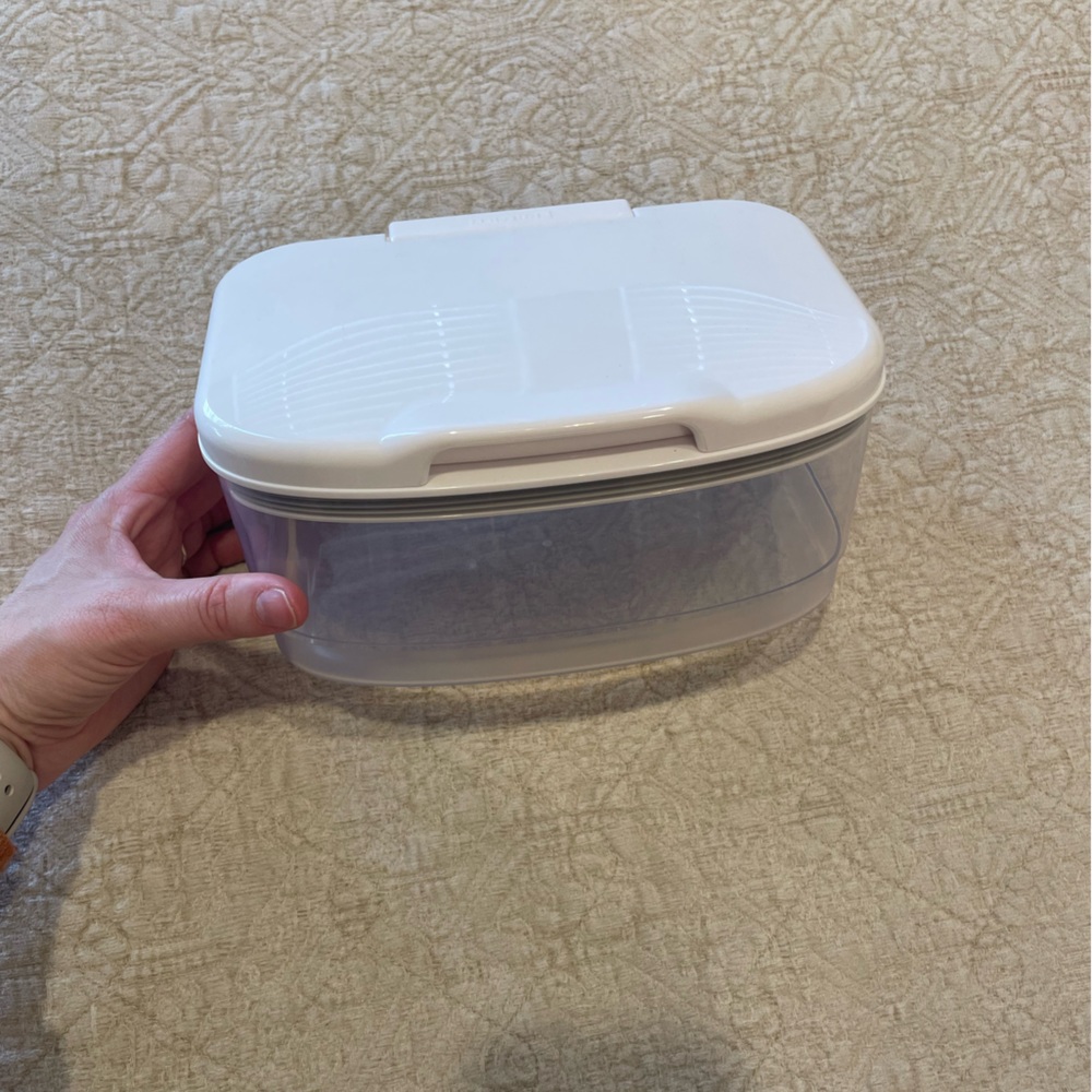 Skiphop wipes container